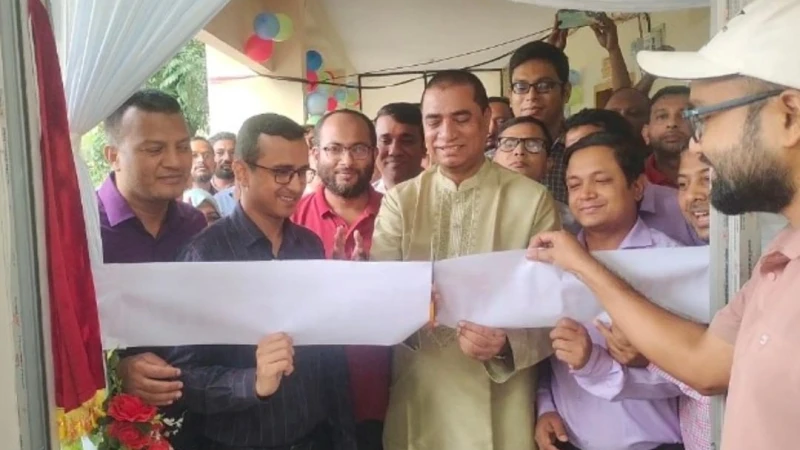 পটিয়ায় এমপি এনামুল হকের পরিদর্শন কক্ষ উদ্বোধন