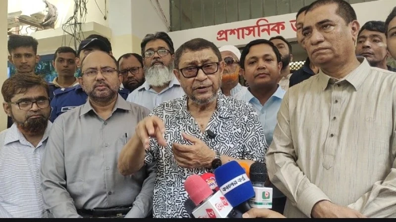 পটিয়া স্বাস্থ্য কমপ্লেক্স আকস্মিক পরিদর্শনে স্বাস্থ্যমন্ত্রী, দ্রুত শয্যা সংকট সমাধানের আশ্বাস