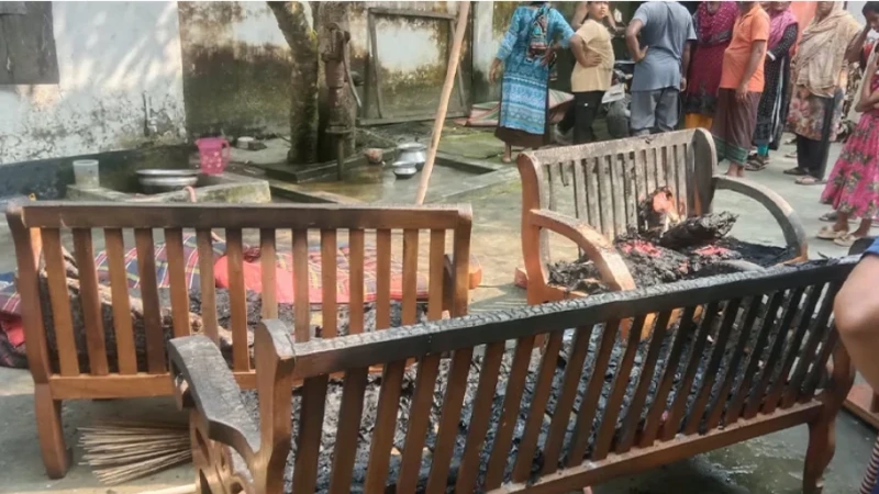 সিরাজদিখানে বাড়িঘরে হামলা-ভাঙচুর ও অগ্নিসংযোগ, আটক ৩