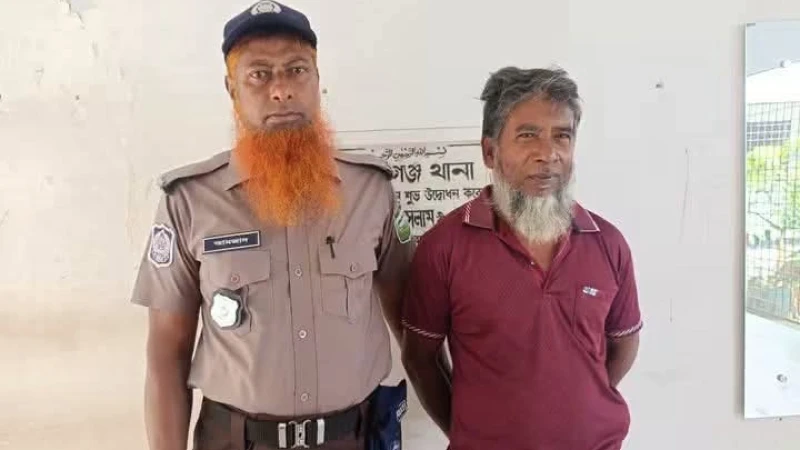 মাদারগঞ্জে ৫০০ টাকার বাজিতে জীবন্ত পাখি ছিঁড়ে খেলেন অটোচালক, গ্রেপ্তার