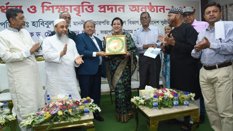কীর্তিমানের আলো ও মেধার সম্মান: রাজধানীতে চট্টগ্রাম সমিতির মহা-মিলনমেলা