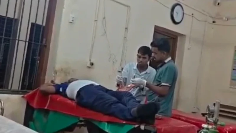 গলাচিপায় মা ইলিশ রক্ষার অভিযানে জেলেদের হামলা, পুলিশসহ আহত ২