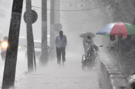 দেশের বিভিন্ন স্থানে ভারী বর্ষণ হতে পারে