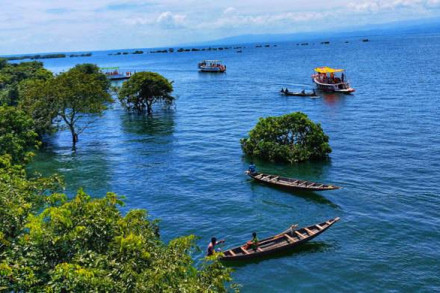 শরতে টাঙ্গুয়ার হাওর ভ্রমন