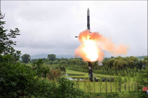 উ. কোরিয়ার সলিড-ফুয়েল চালিত ব্যালাসিস্টক ক্ষেপণাস্ত্র উৎক্ষেপণের নিন্দা দ. কোরিয়ার